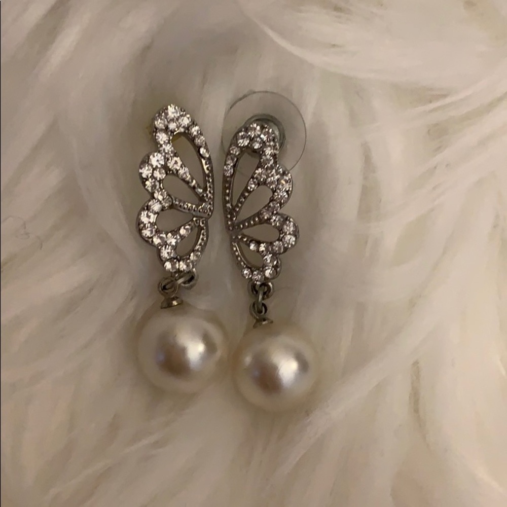 Crystal wing and pearl earrings